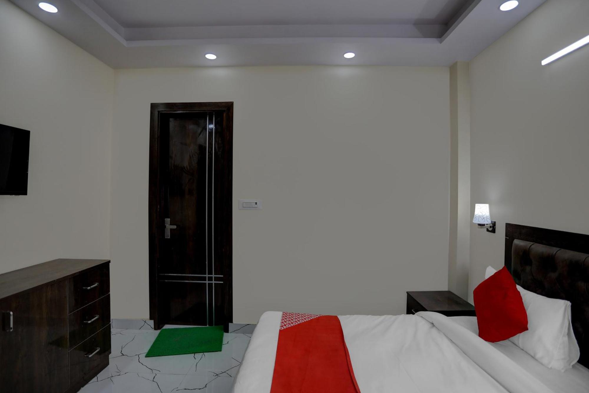 Hotel O Diamond Inn New Delhi Buitenkant foto