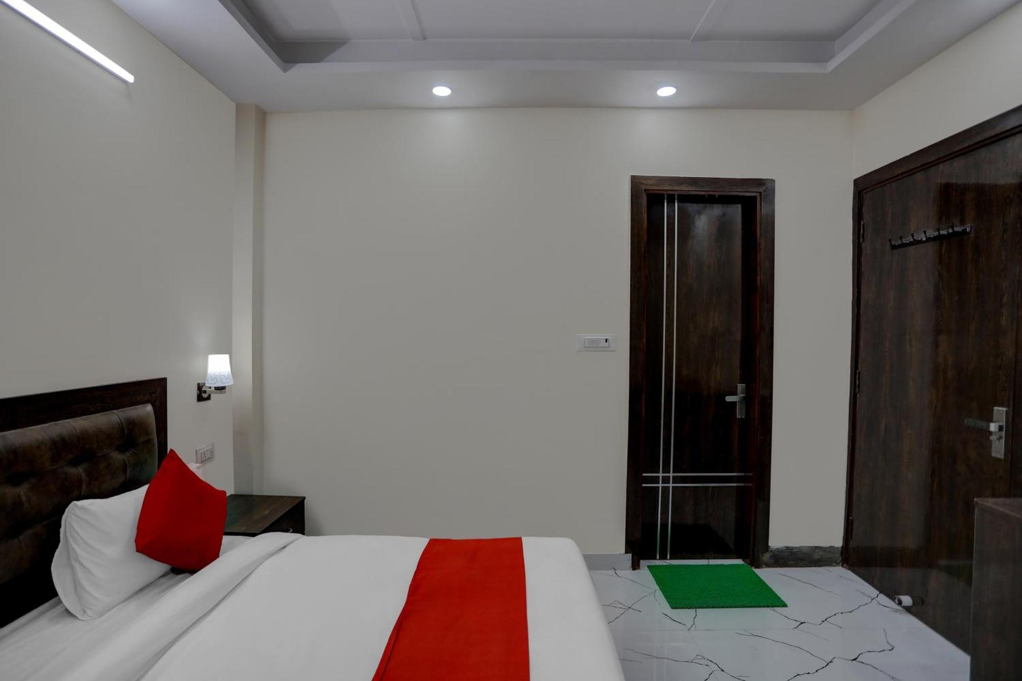 Hotel O Diamond Inn New Delhi Buitenkant foto